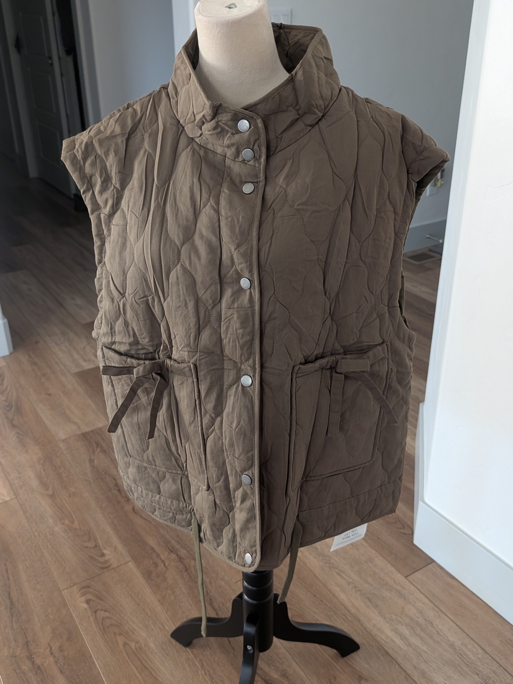 Quilted Sleeveless Vest in Olive Brown